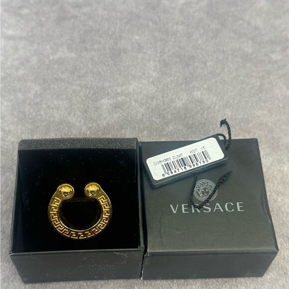 Versace Unisex Medusa Gold Rodeo Ring - Picture 9 of 10